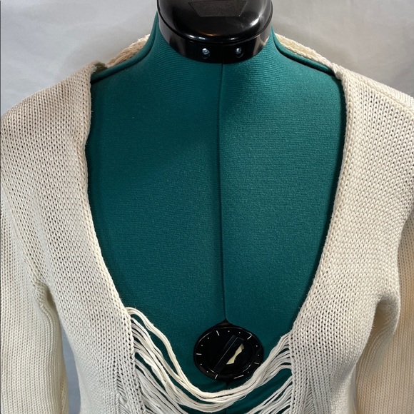 Indah Cream Knit Fringe Blouse - Picture 7 of 13